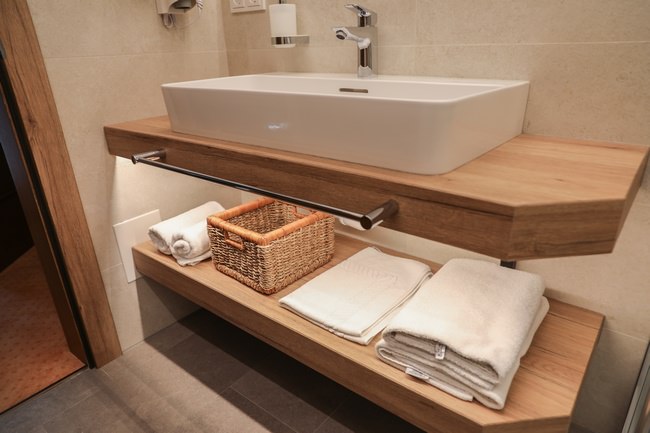 Bad Dreibettzimmer Pension Strobl in Mondsee (6)